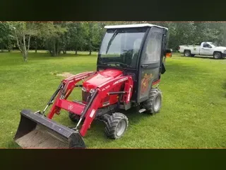 2012 Massey Ferguson GC2400