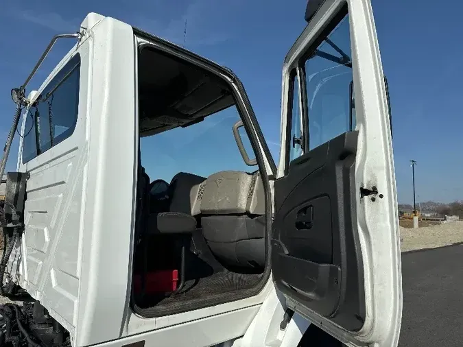 2018 International 8600