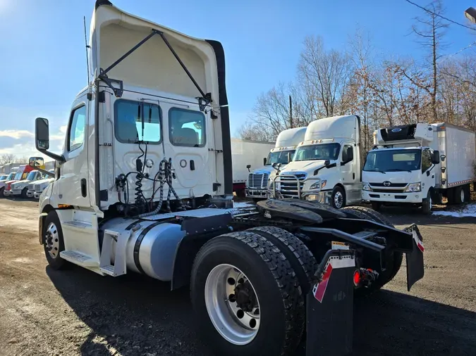 2019 FREIGHTLINER/MERCEDES NEW CASCADIA 116