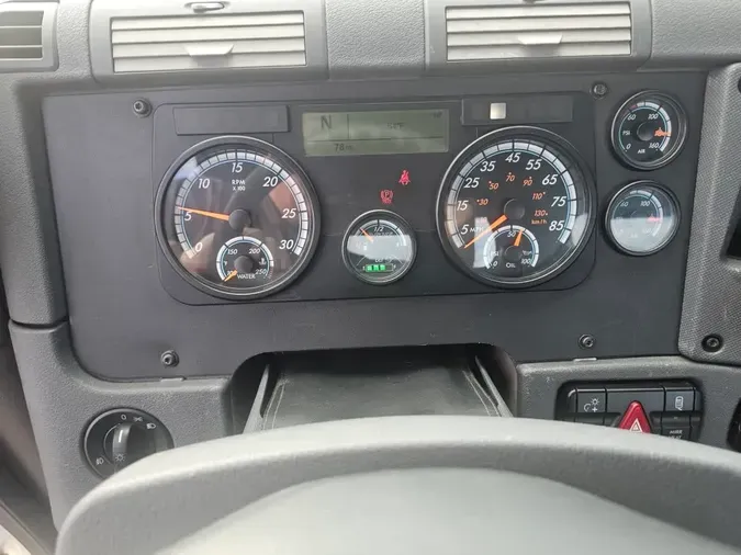 2018 FREIGHTLINER/MERCEDES CASCADIA 113