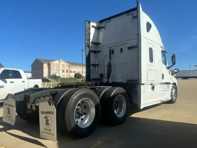 2019 Freightliner New Cascadia 126