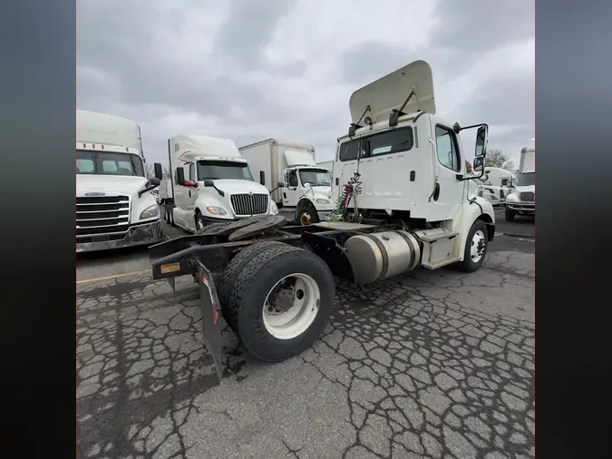 2017 FREIGHTLINER/MERCEDES M2-112