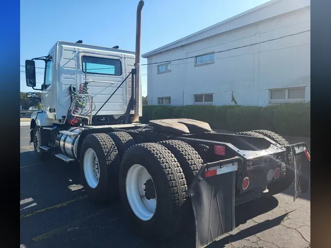 2016 VOLVO VNL64TRACTOR