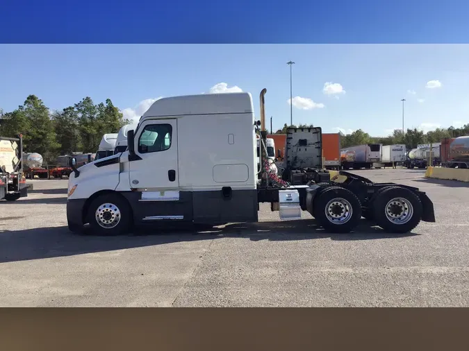 2020 Freightliner Cascadia