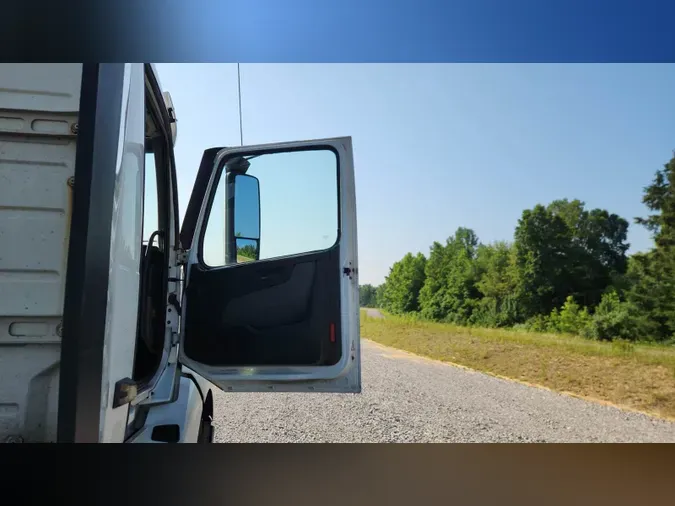 2018 Volvo VNL300