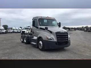 2020 Freightliner Cascadia 126