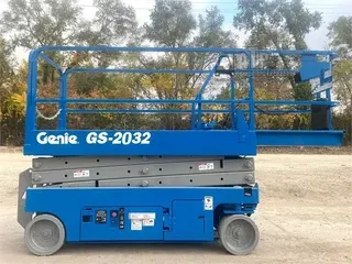 2012 GENIE GS2032