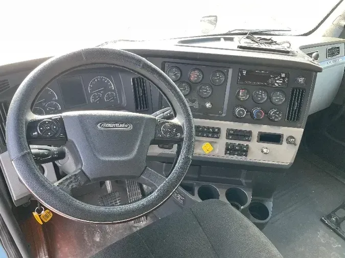 2018 Freightliner T12664ST