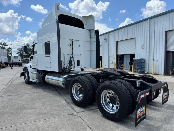 2022 Peterbilt 567