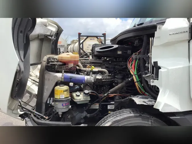 2021 Freightliner Cascadia 126