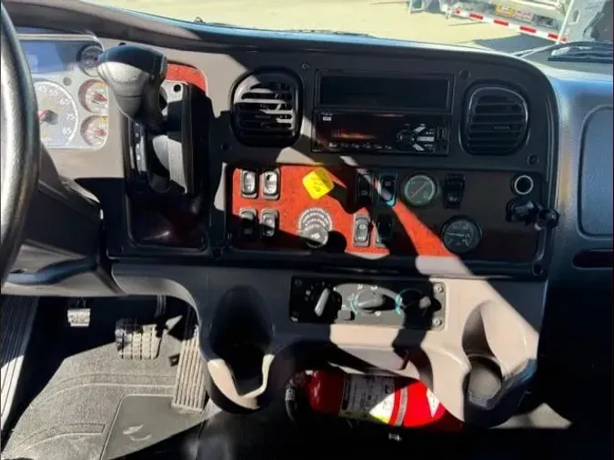 2019 Freightliner Business Class M2 106