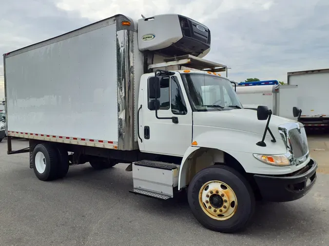 2017 NAVISTAR INTERNATIONAL 4300