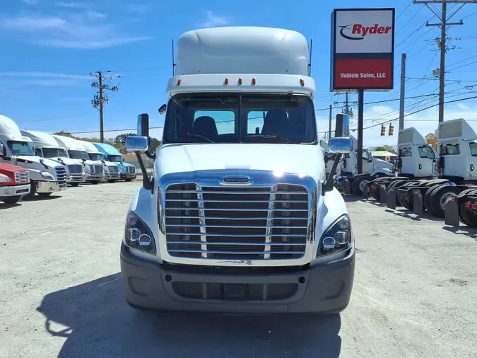 2020 FREIGHTLINER/MERCEDES CASCADIA 125