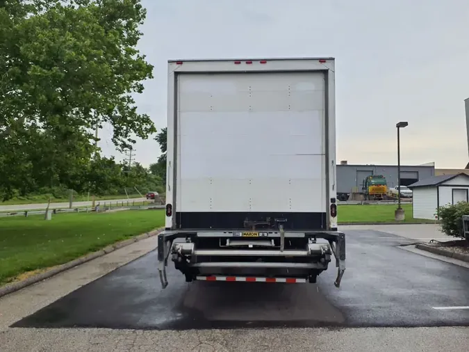 2018 FREIGHTLINER M2 106