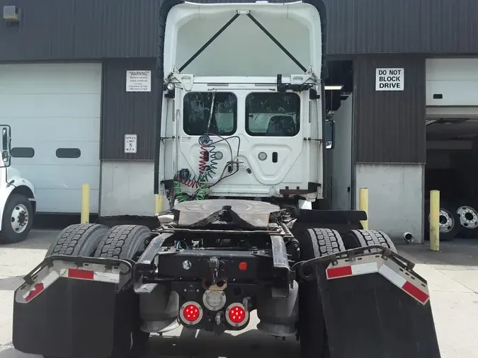 2018 FREIGHTLINER CASCADIA 113