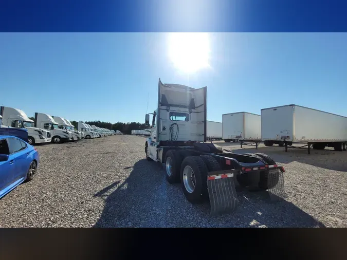 2018 Volvo VNL300