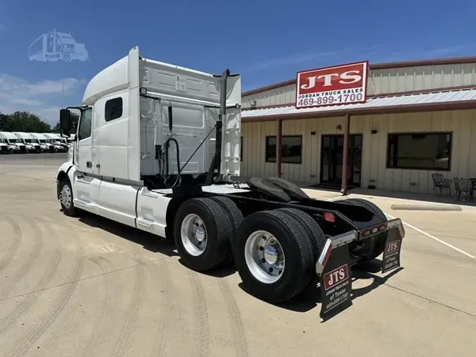 2020 VOLVO VNL64T740
