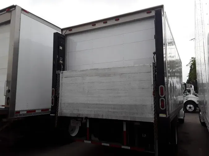 2015 FREIGHTLINER/MERCEDES M2 106
