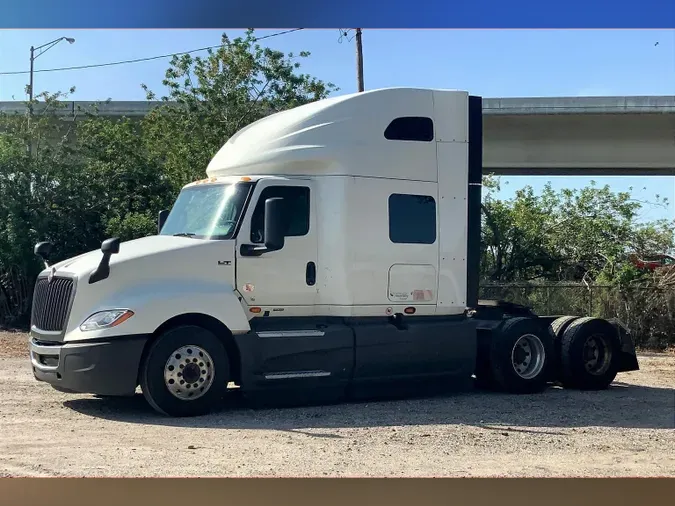 2022 INT LT625 6x4