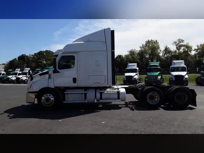2021 Freightliner Cascadia 1263de3823fb76916eefd5044d90212c5d9