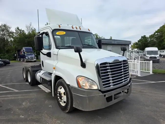 2016 FREIGHTLINER/MERCEDES CASCADIA 125
