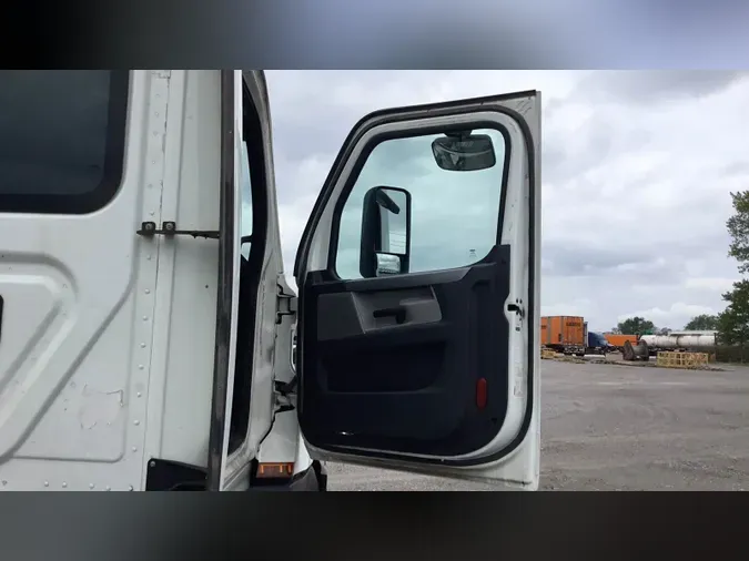2019 Freightliner Cascadia 126