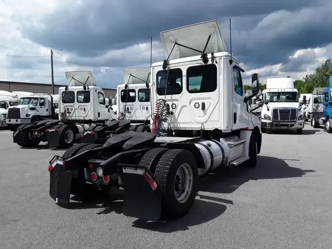 2020 FREIGHTLINER NEW CASCADIA 126