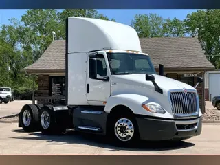 2022 INT LT625 6x4