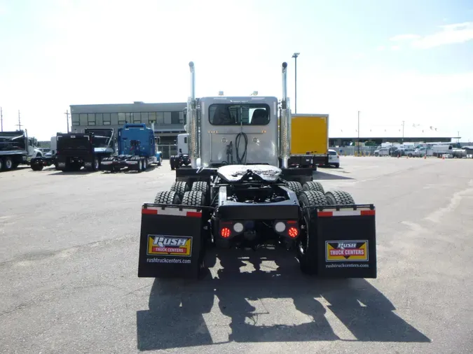 2020 Peterbilt 389