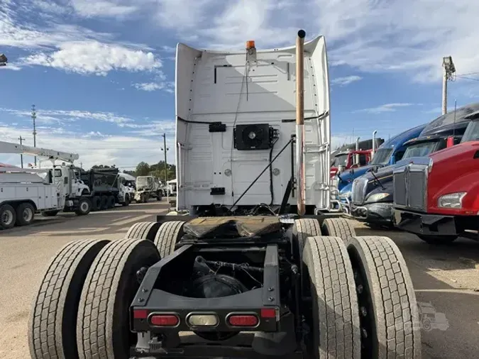 2016 VOLVO VNL64T780