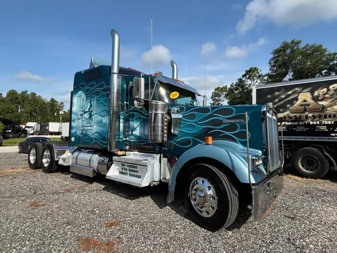 2021 Kenworth W900L