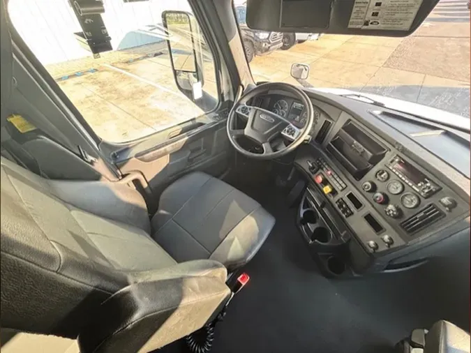 2023 Freightliner Cascadia 126