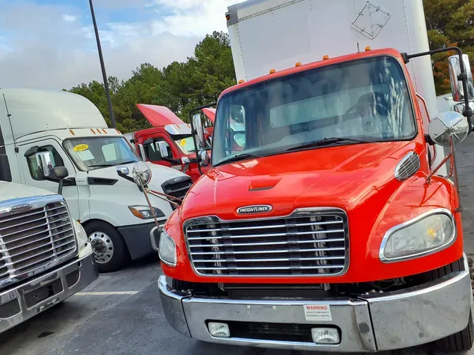 2018 FREIGHTLINER/MERCEDES M2 106