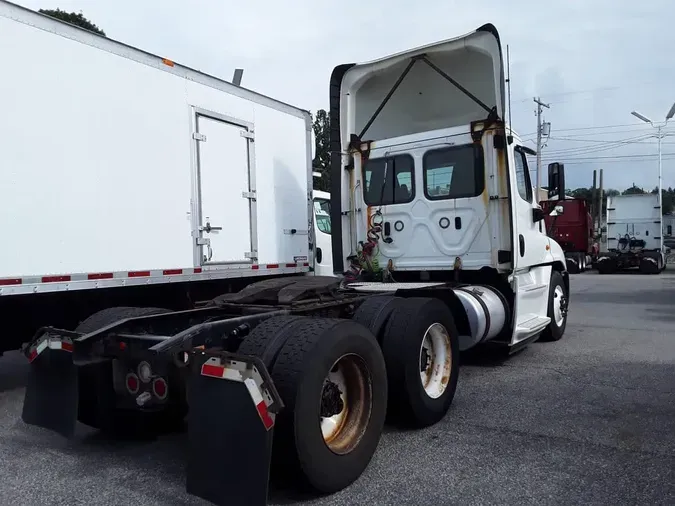 2019 FREIGHTLINER CASCADIA 125