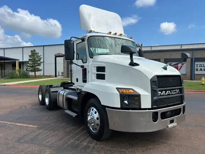 2021 MACK AN64T