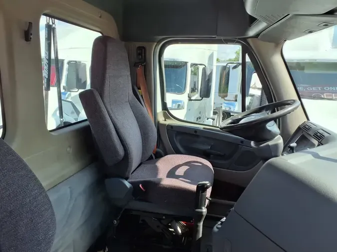 2014 FREIGHTLINER CASCADIA 125