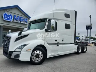 2020 VOLVO VNL64T760