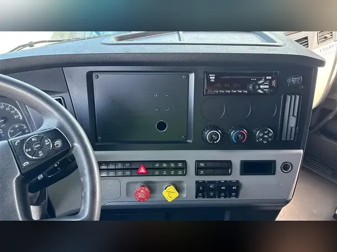 2022 FREIGHTLINER CA126
