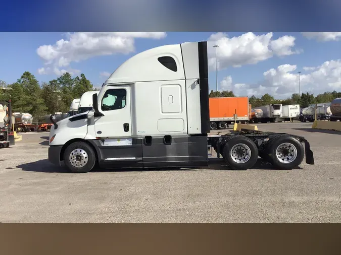 2021 Freightliner Cascadia