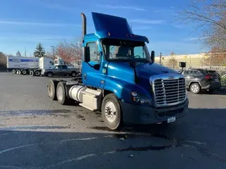 2016 FREIGHTLINER X12564ST