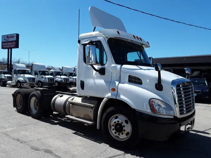 2017 FREIGHTLINER/MERCEDES CASCADIA 113