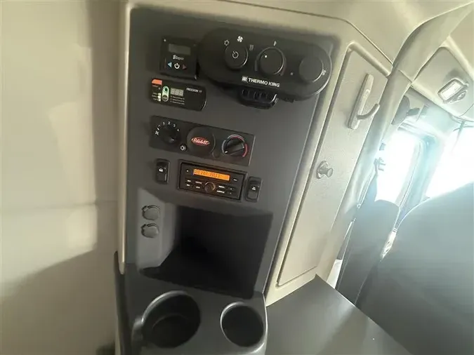 2022 PETERBILT 579