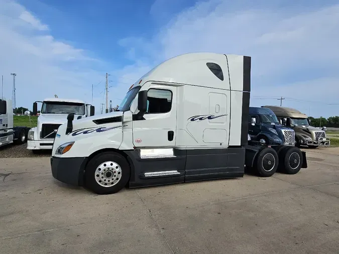 2023 FREIGHTLINER Cascadia 126