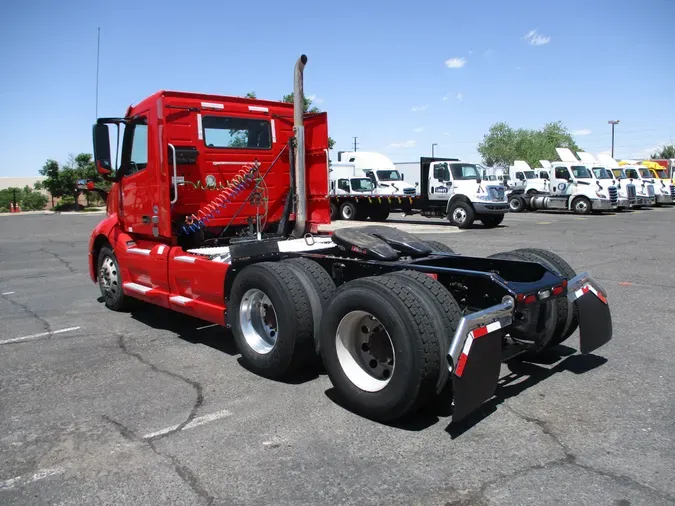 2019 VOLVO VNL64TRACTOR