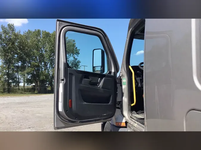 2024 Freightliner Cascadia 126