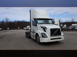 2018 Volvo VNL300