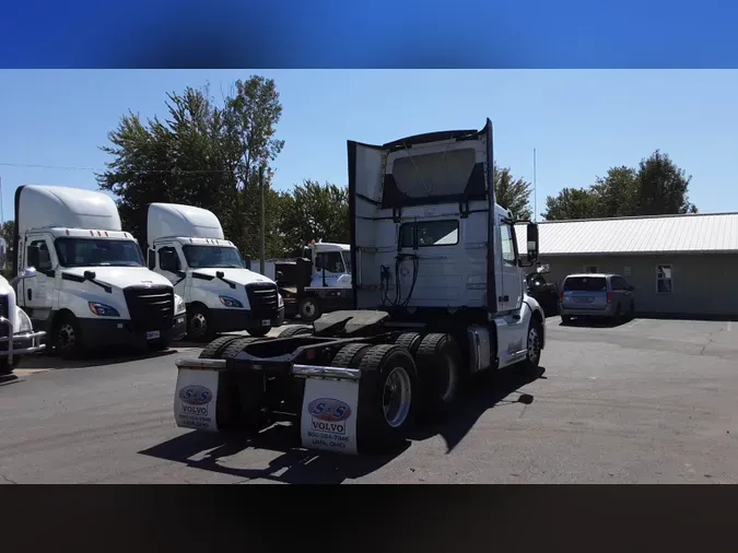 2018 Volvo VNL300