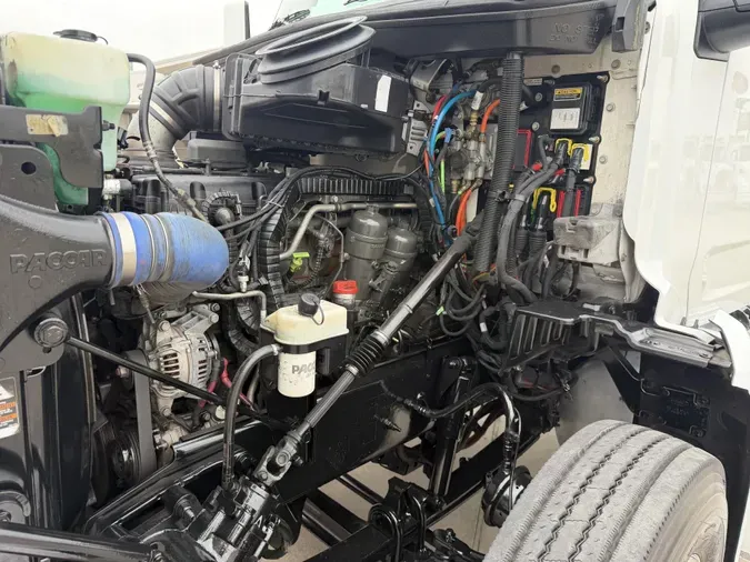 2023 Peterbilt 567