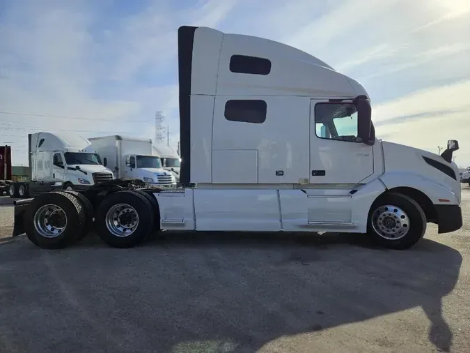 2020 VOLVO VNL64T760