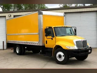 2018 International 4300 SBA 4X2